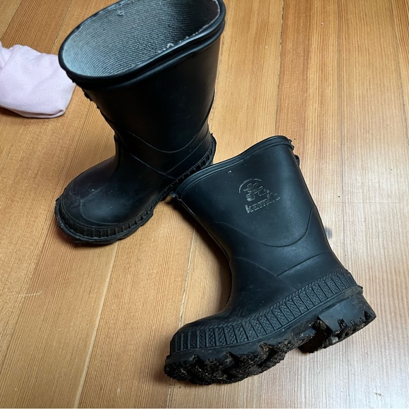 Kamik Toddler Boots - Picture 2 of 2